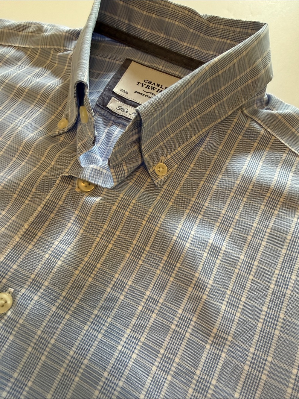Charles Tyrwhitt Non-Iron Slim Fit Dress Shirt – Men’s 16 / 33
